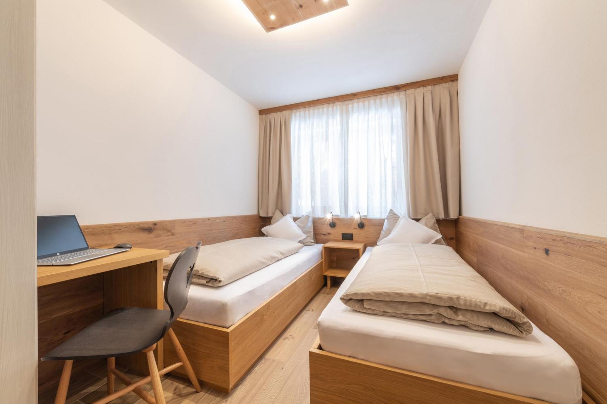 Ciasa Nene Franzl Aparthotel บาเดีย ภายนอก รูปภาพ